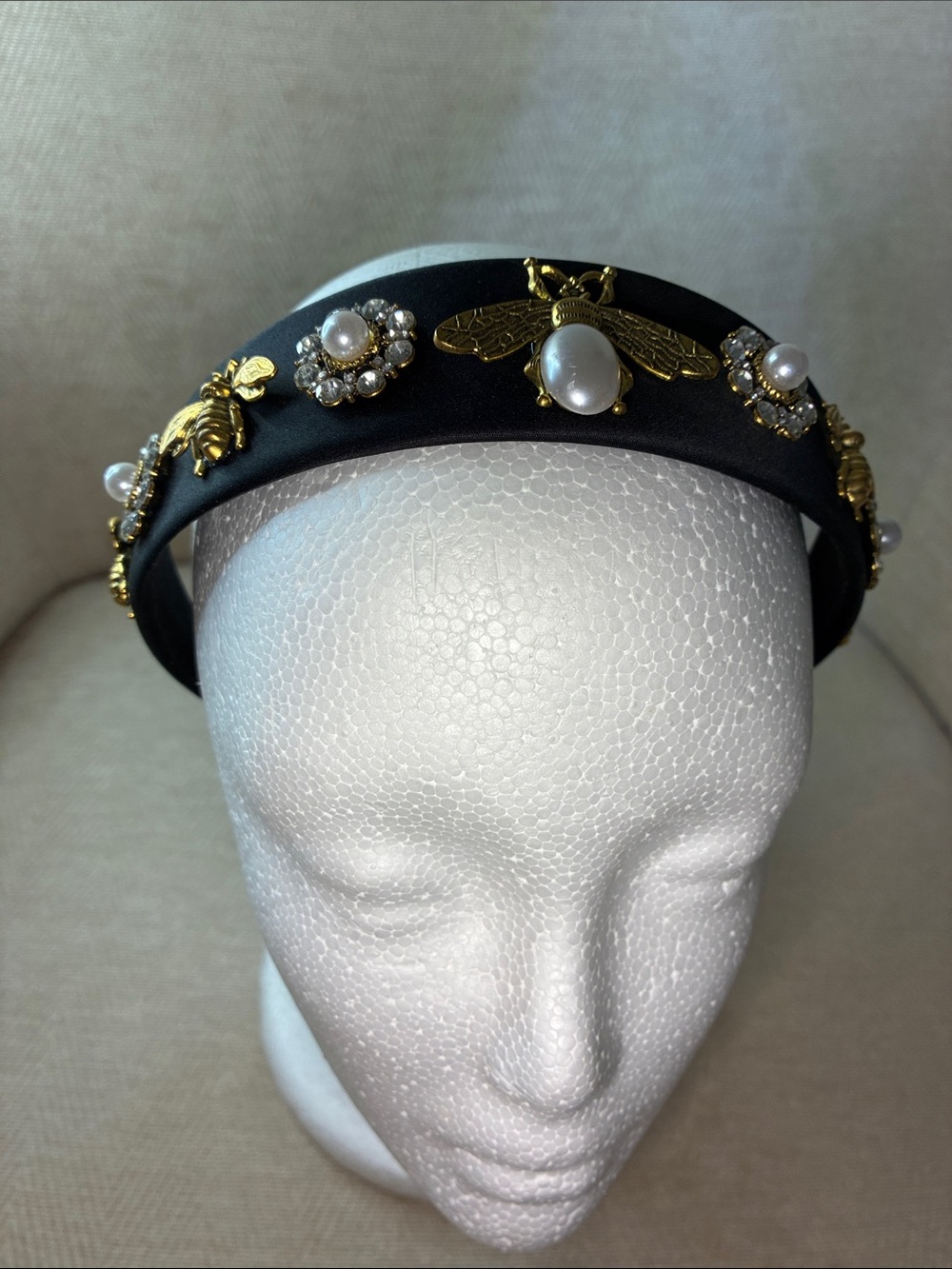 Source Unknown Black Satin Headband with Gold Bee and Pearl Details - Picture 10 of 10